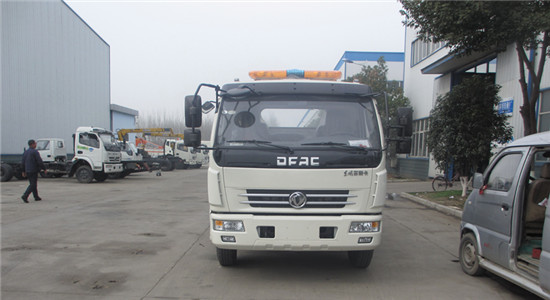 东风多利卡一拖二清障车