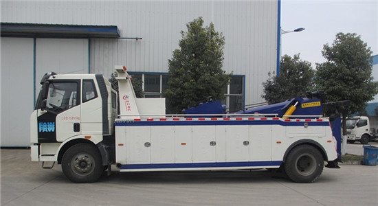 解放J6拖吊联体清障车