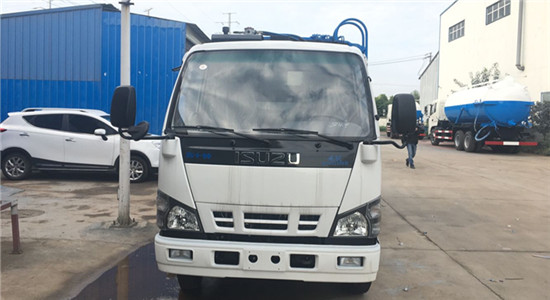 五十铃5方压缩垃圾车