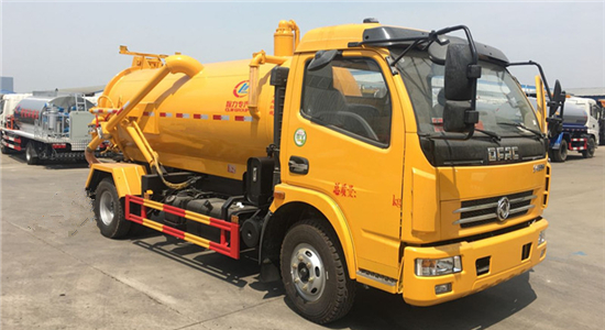 国五6方吸污车(多利卡)