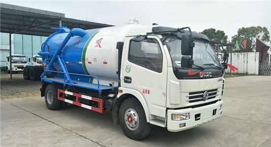国五6方吸污车(多利卡)