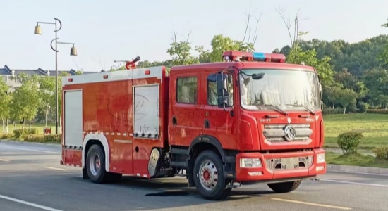 东风6吨水罐消防车(D9)