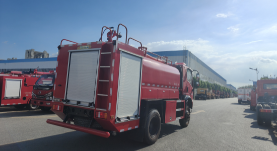 三环四驱5吨森林消防车