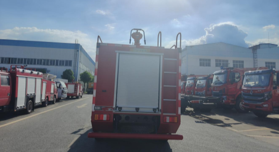 三环四驱5吨森林消防车