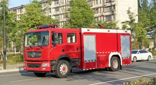 东风6吨泡沫消防车(D9)